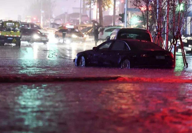 黄色暴雨预警！9省区将有大到暴雨，再次面对大暴雨我们该怎么做？