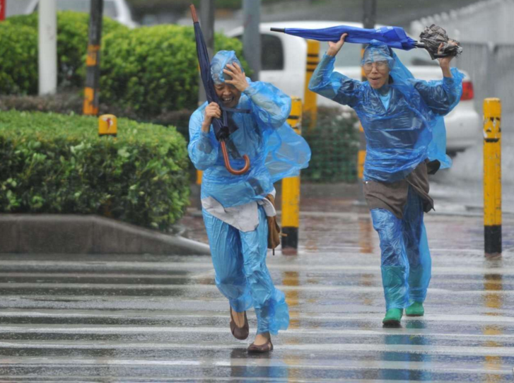 黄色暴雨预警！9省区将有大到暴雨，再次面对大暴雨我们该怎么做？