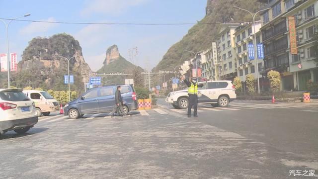 阳朔桂阳公路岩石崩塌事件路段暂时封闭，恢复时间视排险情况决定