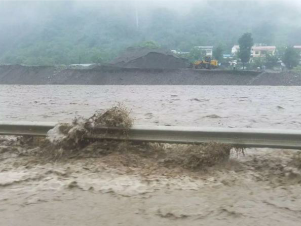 内蒙古莫旗境内连降暴雨致两座水库决堤，造成了多少的损失？