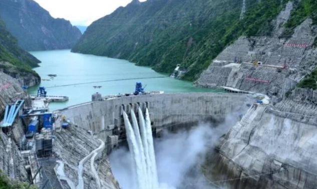 白鹤滩水电站和三峡水电站哪个大?