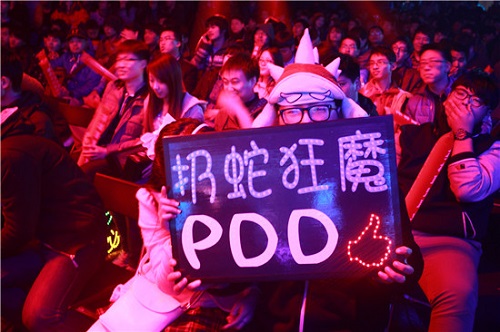 PDD外号扔蛇狂魔的来历是什么？