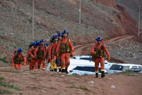 甘肃一马拉松越野赛遇极端天气，16人遇难，为何没有医疗保障队随行？