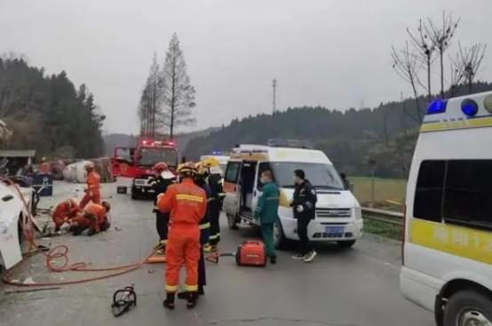 四川江油致8死19伤车祸事故的原因查明了，这起事故给予我们什么警示？