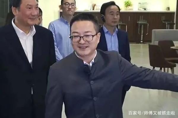 宁波企业家在工地被砸身亡，名下26家公司，谁该为此事负责？