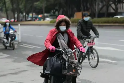 “全能型”冷空气将横扫我国，南北方都要被冻哭，我们该做好哪些防护？