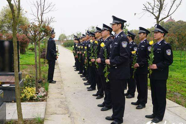 家庭纠纷致煤气爆炸导致民警死亡，算工伤吗？