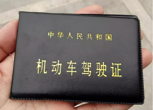 自动挡科目二考试内容是什么？