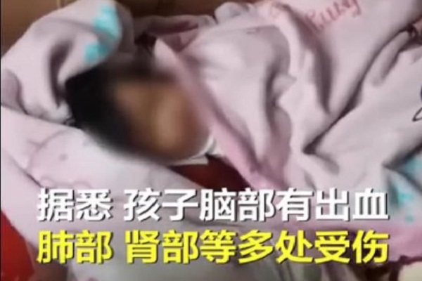 女婴坠楼受伤父亲拒绝治疗，该名父亲拒绝的原因是什么？