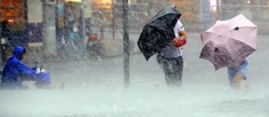 北京雷电、暴雨、大风三预警齐发，强对流天气突袭，如何应对？